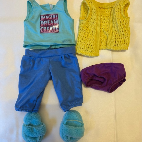 A Gently Used 18" American Girl Julie™ doll with warm brown eyes and blonde hair - Picture 6 of 6